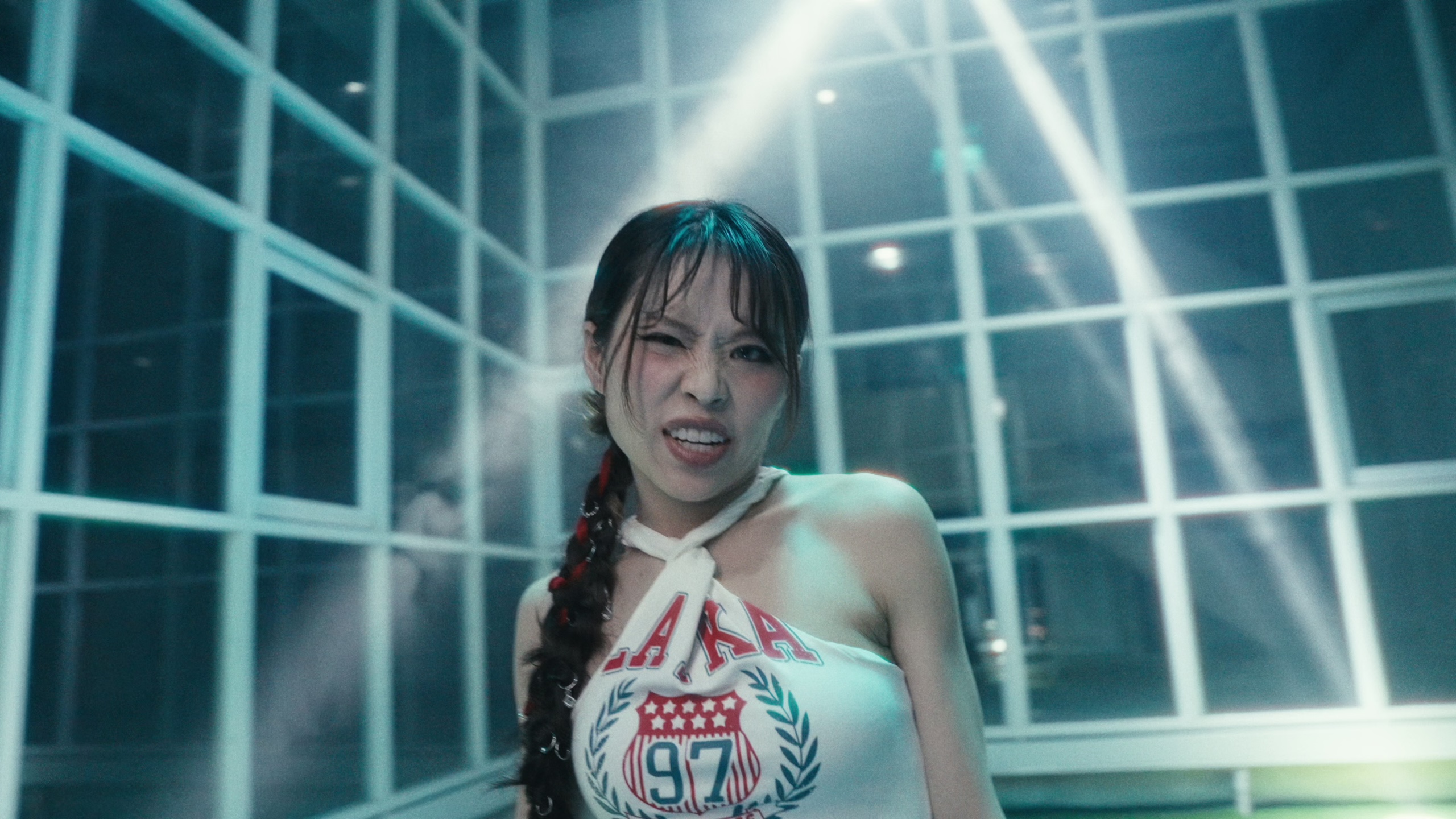 官玥－做自己的女王 (Official Music Video) Still 5